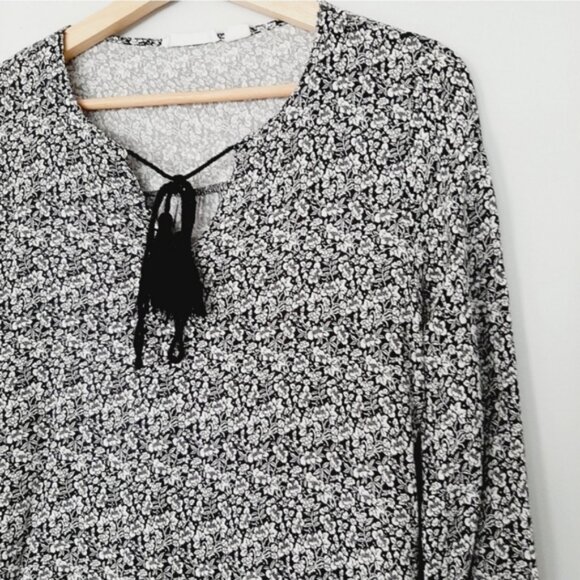 RIPE Boho Light Tunic Blouse B&W Floral Pattern Multicolor Hem Sz M - Picture 6 of 13